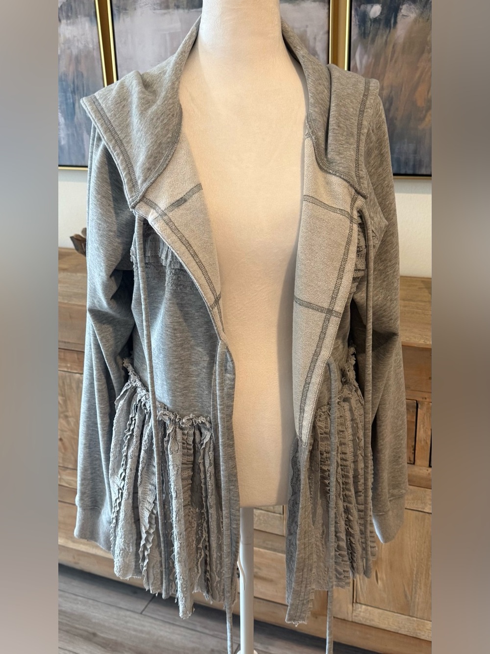 Easel Size M Sweatshirt